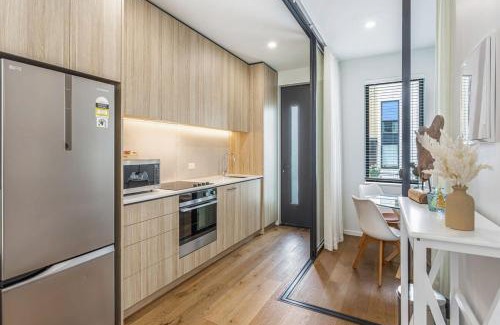 Grey Lynn Apartment | Contemporary Grey Lynn Unit with Private Patio & Top Reviews