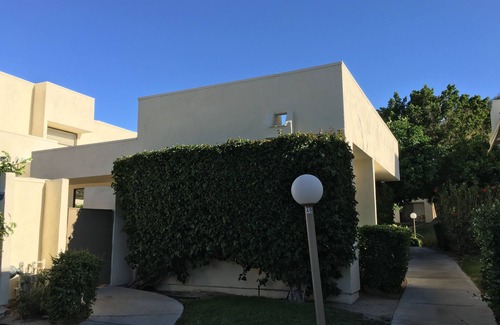 Palm Desert Condo | Modern Poolside Retreat with Tennis in South Palm Desert