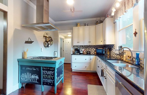 Maxwell House | Revamped Retreat in East Nashville - Perfect for Pets