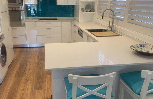 Freshwater Apartment | Beachfront Freshie Hideaway: 10/10 Rated Retreat