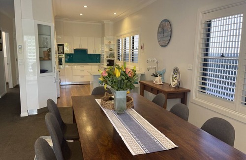 Freshwater Apartment | Beachfront Freshie Hideaway: 10/10 Rated Retreat