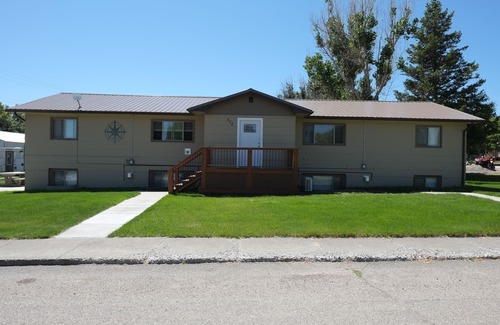 Cascade Apartment | Beautifully Remodeled 2 Bedroom Suite with Full Kitchen