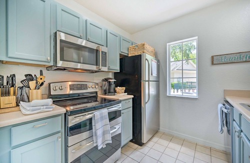 Venetian Bay Villages House | Renovated 4 Bedroom Retreat in Venetian Bay with Hot Tub