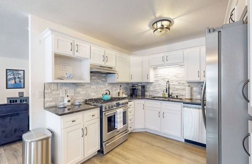 Post Falls House | Updated Retreat with Pool Table, Sauna & Prime Location