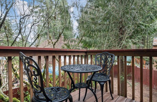 Mount Hood Village House | Modern Retreat with Hot Tub, Pet Friendly & Game Room