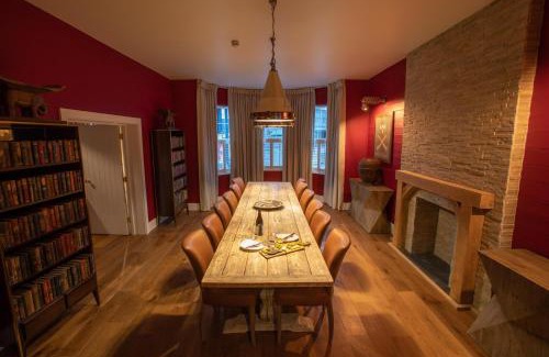 Freshwater Villa | Experience Freshwater House: Family and Pet Friendly Stay
