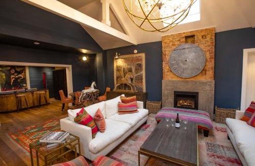 Freshwater Villa | Experience Freshwater House: Family and Pet Friendly Stay