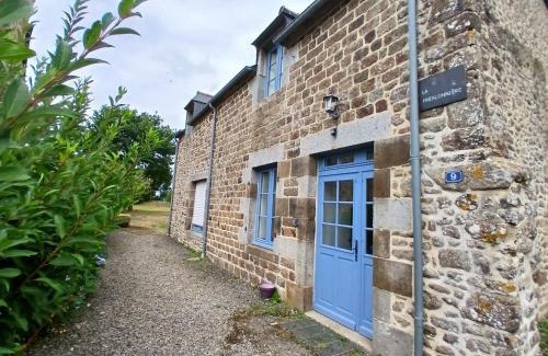 Saint-Remy-du-Plein House | Experience Comfort at SARL Verrerie Royale: Rated 9/10