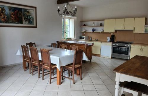 Saint-Remy-du-Plein House | Experience Comfort at SARL Verrerie Royale: Rated 9/10