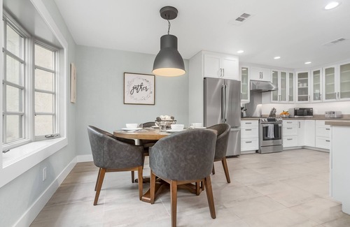 Fresno House | Fresno House: Family-Friendly Retreat with Pool & BBQ