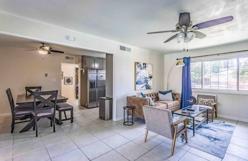 Raisin House | Top-Rated Fresno State Home with Private Pool & Game Room
