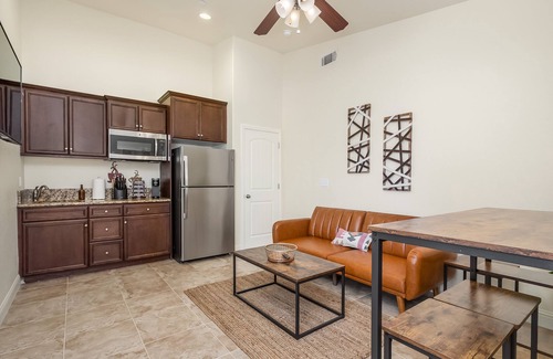Fresno Apartment | Fresno Suite: Ideal Long-term Stay with Kitchenette Access