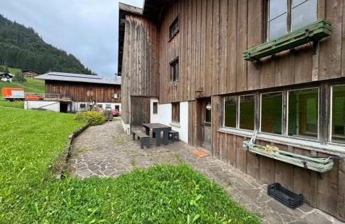Sonntag Apartment | Welcoming 2-Room Garden Apartment in Scenic Seeberg