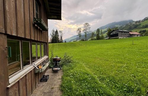 Sonntag Apartment | Welcoming 2-Room Garden Apartment in Scenic Seeberg