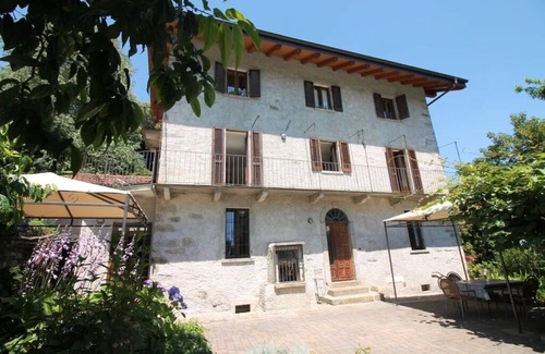 Vacciago Apartment | Frey Apartments by Lake Orta: Garden, Pool & Pet Friendly