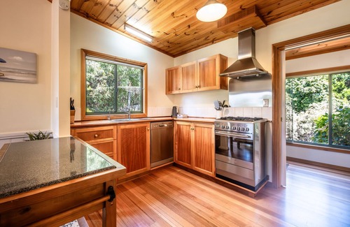 Coles Bay House | Freycinet Retreat - Private Getaway with Family-Friendly Perks