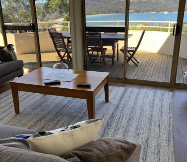 Coles Bay House | Beachfront Escape at Freycinet Beach House with Ocean Views