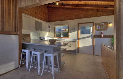 Coles Bay House | Cozy Retreat with Mountain & Ocean Views Near the Beach