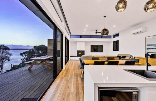 Coles Bay House | Unforgettable Freycinet Coastal Retreat - Family Friendly Stay