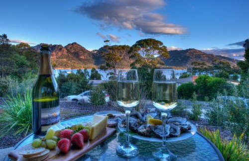 Coles Bay Villa | Delightful Freycinet Stone Studio 3 - Feldspar Experience