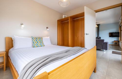 Coles Bay Villa | Delightful Freycinet Stone Studio 3 - Feldspar Experience