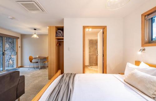 Coles Bay Apartment | Oceanfront Freycinet Stone Studio 8 - Family Friendly Retreat