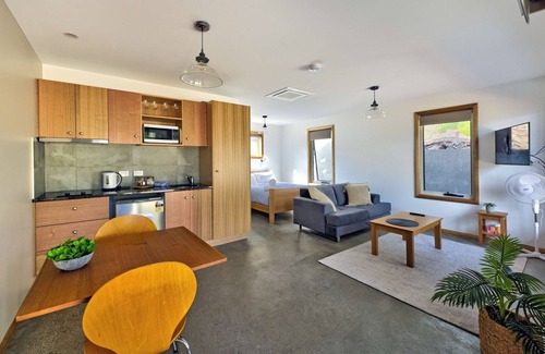 Coles Bay House | Freycinet Stone Studio 8: Rated 9.4 with Spa & Dining