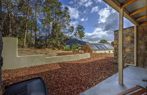 Coles Bay House | Freycinet Stone Studio 8: Rated 9.4 with Spa & Dining