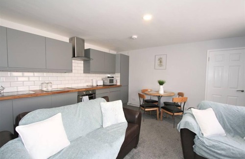 Gloucester Apartment | Inviting Friary House Serviced Apartments with Family Amenities