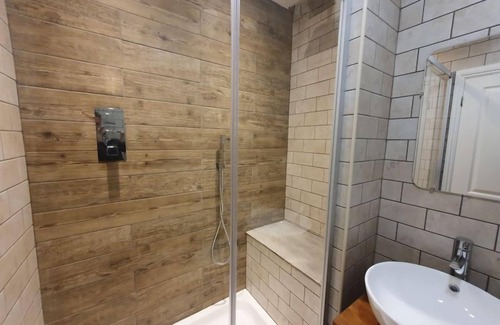 Gloucester Apartment | Inviting Friary House Serviced Apartments with Family Amenities