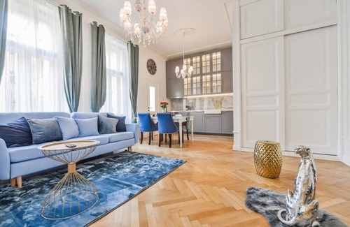Petrska ctvrt Apartment | Vibrant Frida Apartment in the Heart of Prague