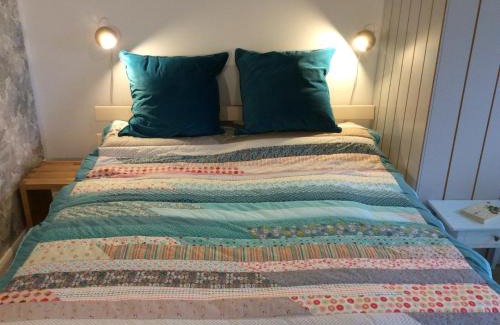 Luhe Apartment | Frida: Delightful Studio with Sunny Terrace, Rated 9.3/10