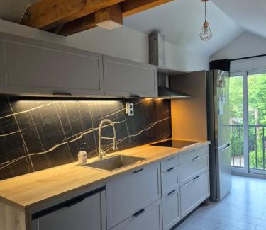 Bievres Apartment | Inviting House with Garden: Family-Friendly Retreat
