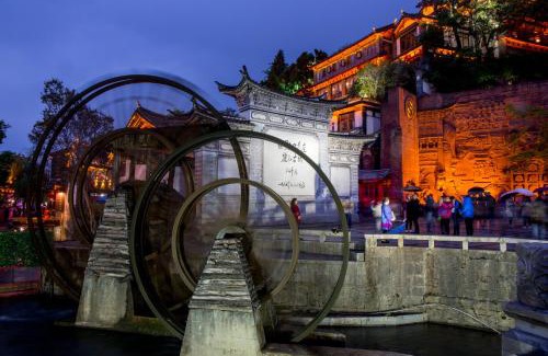 Gucheng Hotel | Exceptional Sifat Viewing Inn with Pool & Family-Friendly Vibes