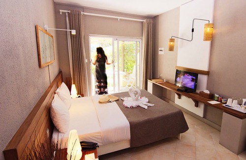 Trou d'Eau Douce Hotel | Discover Friday Attitude: Relaxing Ocean View Getaway