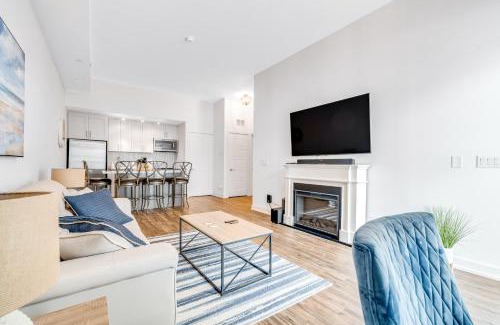 Innisfil Hotel | Seaside Retreat at Friday Harbour - Unit 70 with Private Beach