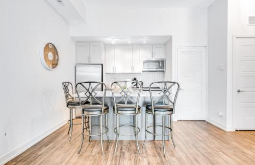 Innisfil Hotel | Seaside Retreat at Friday Harbour - Unit 70 with Private Beach