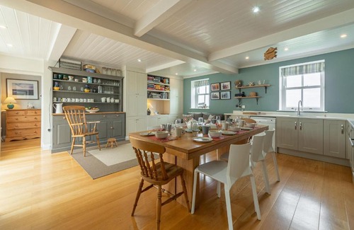 Salthouse House | Family-Friendly Retreat at Fridays Barn - Book Your Stay!