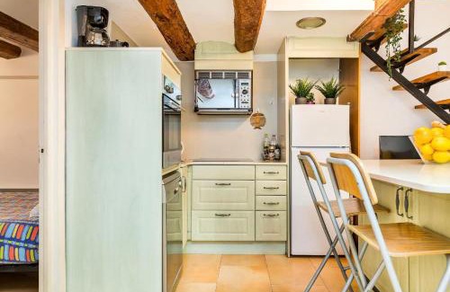 Poblenou Hotel | Stylish Beach Loft - Family & Pet Friendly Retreat