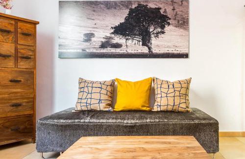 Poblenou Hotel | Stylish Beach Loft - Family & Pet Friendly Retreat