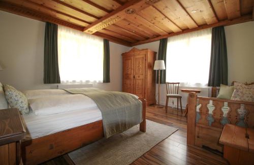 Abtenau Apartment | Unmatched Comfort at Frieda's Platzl - Family Friendly Stay