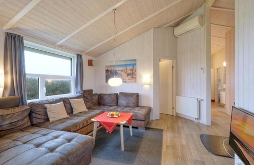 Friedrichskoog House | Indulge at Friedrichskoog-strandpark 17 with Pool Access