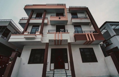 Amer Fort Road Bed & Breakfast | Experience Heritage Jaipur at Friend's Home #01 with Pool
