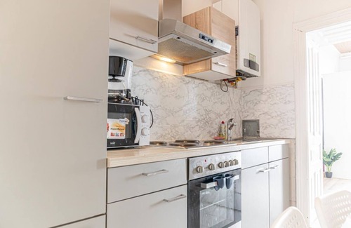 Meidling Apartment | Cozy 2BR Apartment Steps from U6 Station am Schöpfwerk