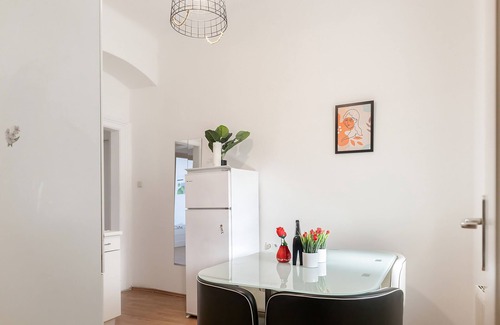 Neulerchenfeld Apartment | Budget-Friendly 3BR Shared Apartment Near Wiener Stadthalle