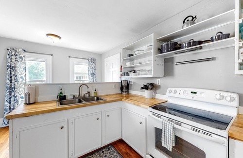 Castine House | Cozy Condo Retreat with Free WiFi in Downtown