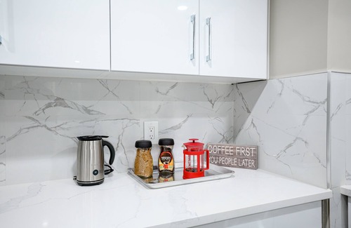 Symons Valley House | Cozy 2-Bedroom Basement with Full Kitchen & Child Friendly