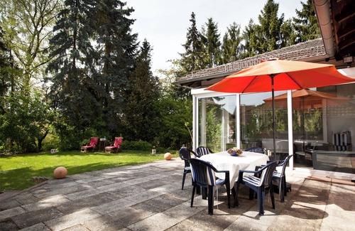 Stephanshausen House | Welcoming Vacation House with Piano & Ocean View Amenities