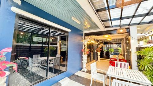 Sanam Pao House | Budget-Friendly Stay at FRIENDS@SaiLom with Family Amenities