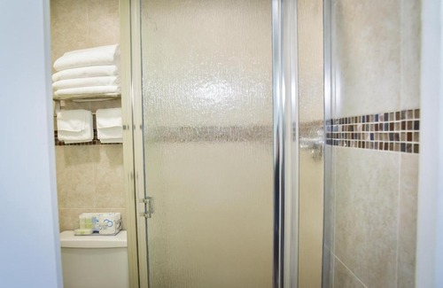 Old Orchard Beach Hotel | Oceanfront Retreat at Friendship Oceanfront Suites